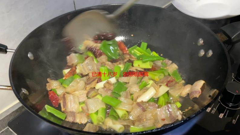 已满十八岁，告别纸尿裤，拥抱成人世界：我的成长日记