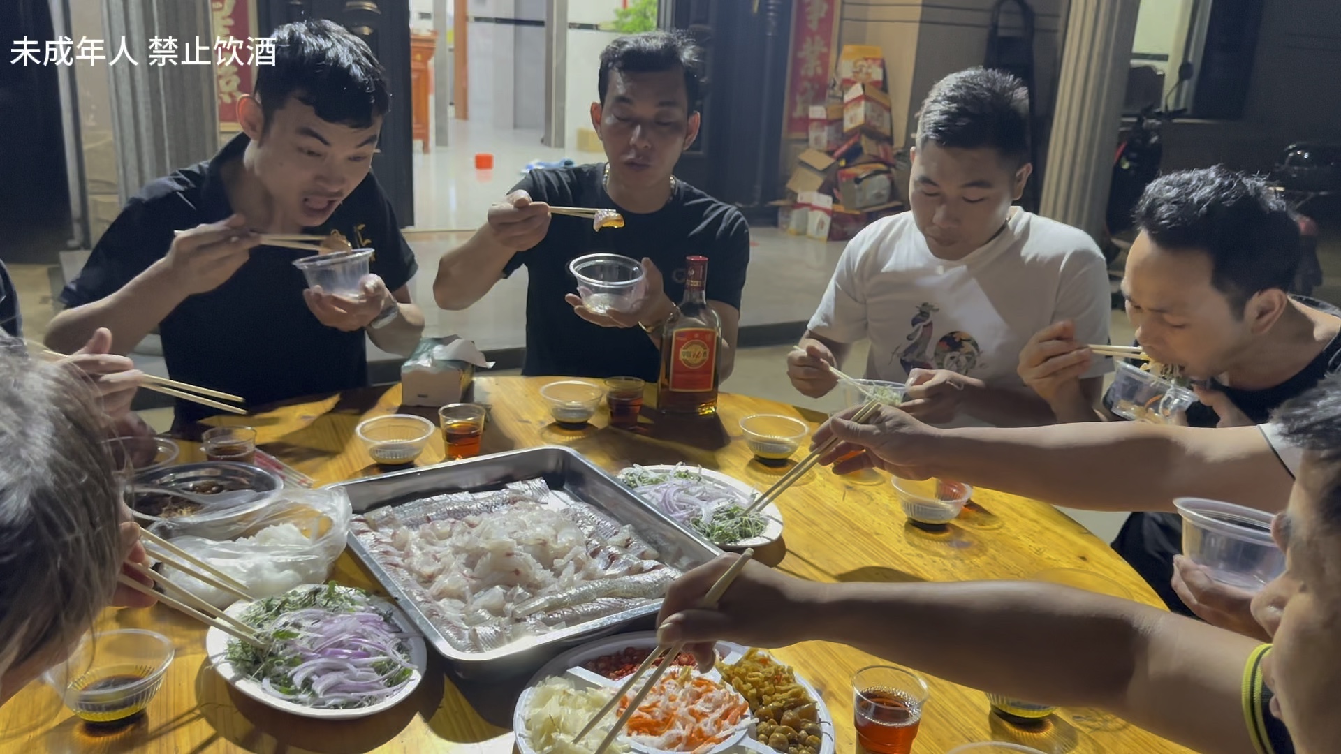 扣那里的手势图详解：不同文化背景下的含义及应用场景
