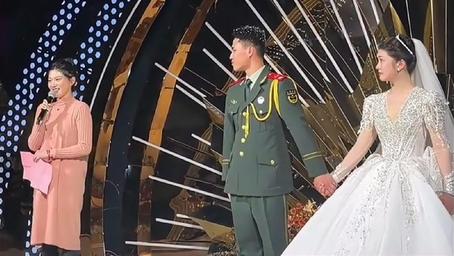 伽罗被捅哭还流东西图片解析：游戏角色遭遇及玩家反应详解